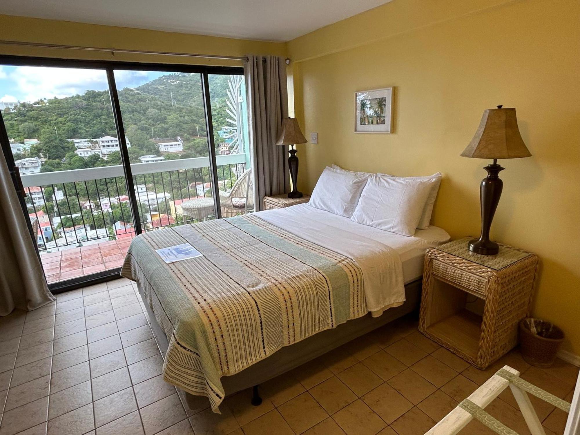 The Green Iguana Hotel Шарлотта-Амалия Экстерьер фото